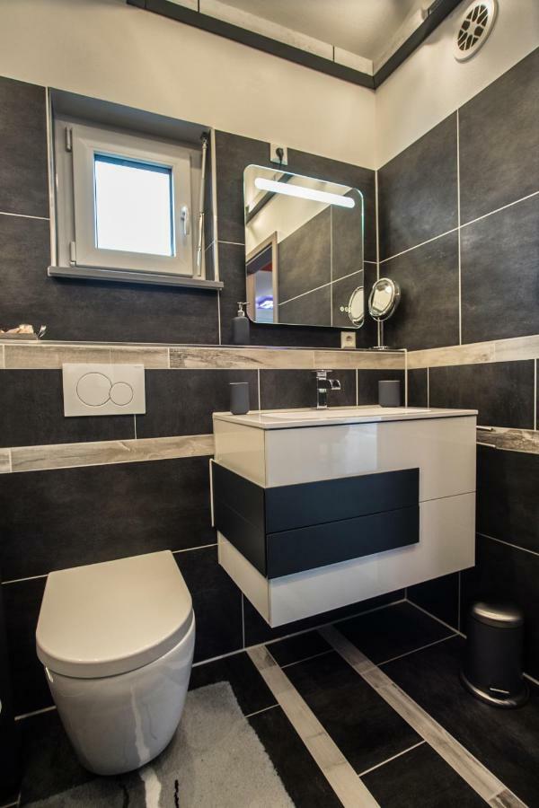 Bodensee-Fewo Modernes & Top-Ausgestattetes Appartement Incl Netflix, Fahrradgarage Ульдинген-Мюльхофен Экстерьер фото