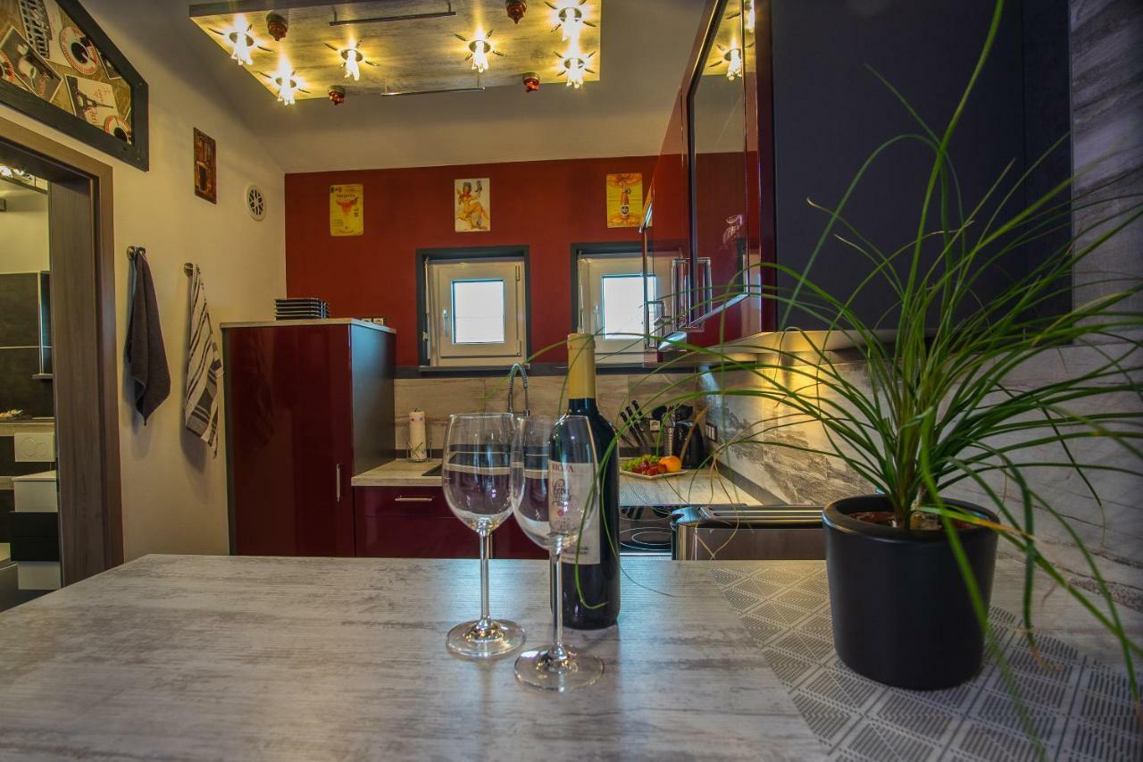 Bodensee-Fewo Modernes & Top-Ausgestattetes Appartement Incl Netflix, Fahrradgarage Ульдинген-Мюльхофен Экстерьер фото